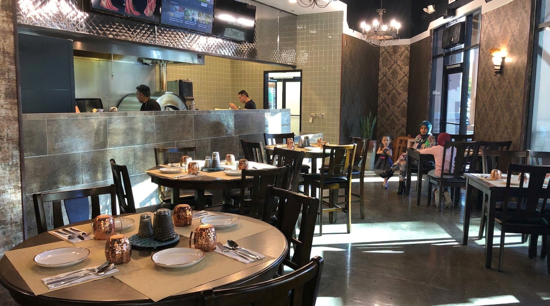 Open kitchen, owner at the door